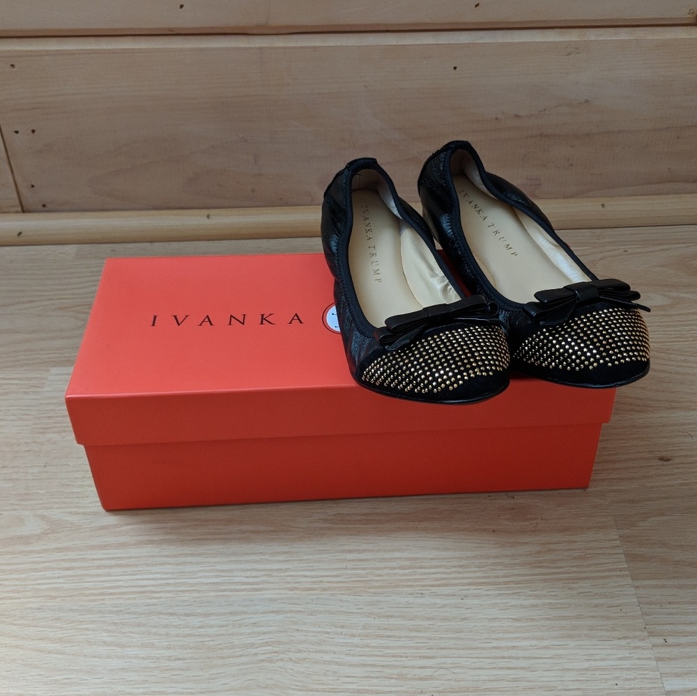 New Ivanka Trump 'Lori' black leather flat 6B